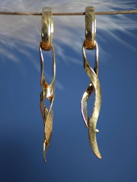 Ohrringe WELLEN geschmiedet 750 Gelbgold